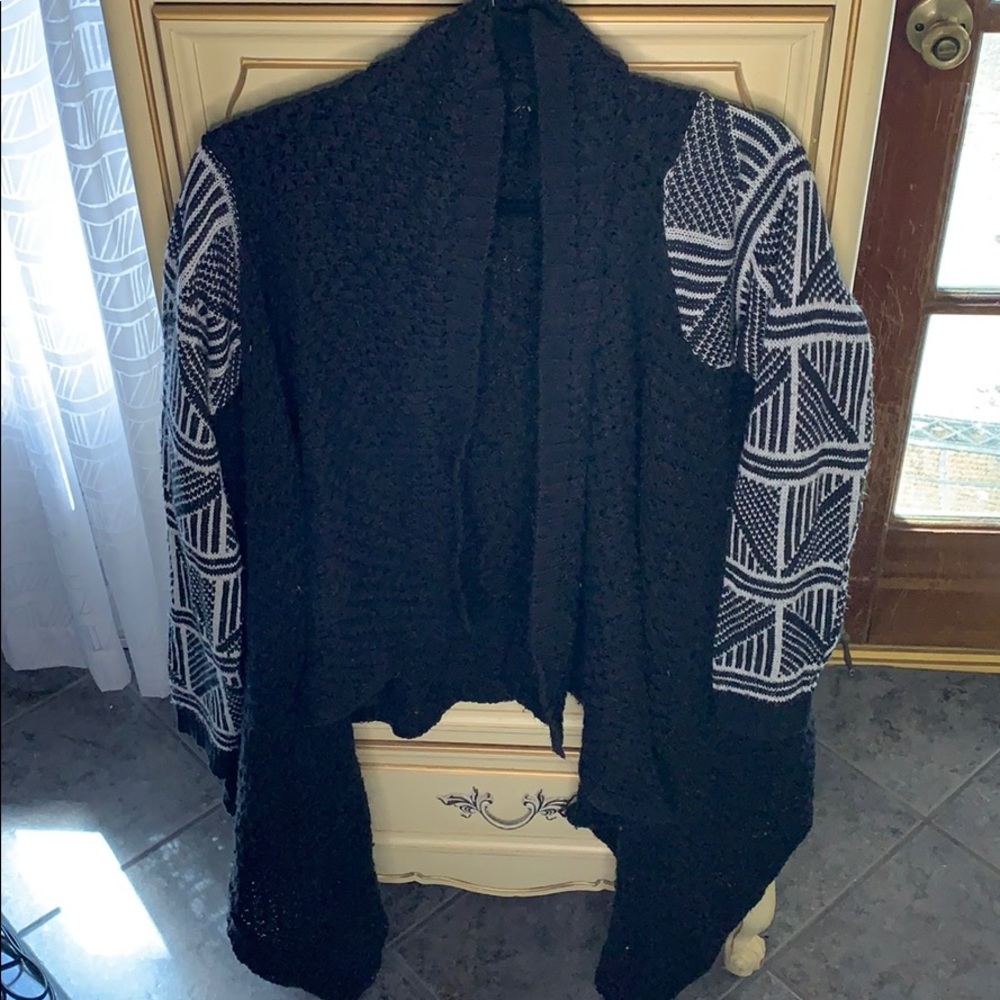 Geo print shark bite hem open cardigan